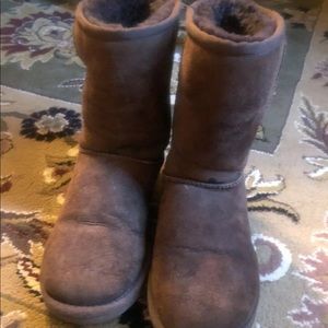 UGG Women Classic Short II Brown Boots US Size 6